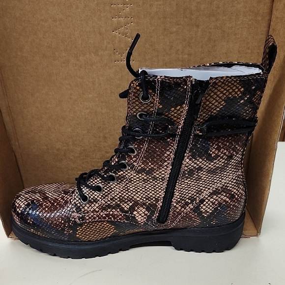 SO Shoes - Women's Snake Print Lace-Up Boots